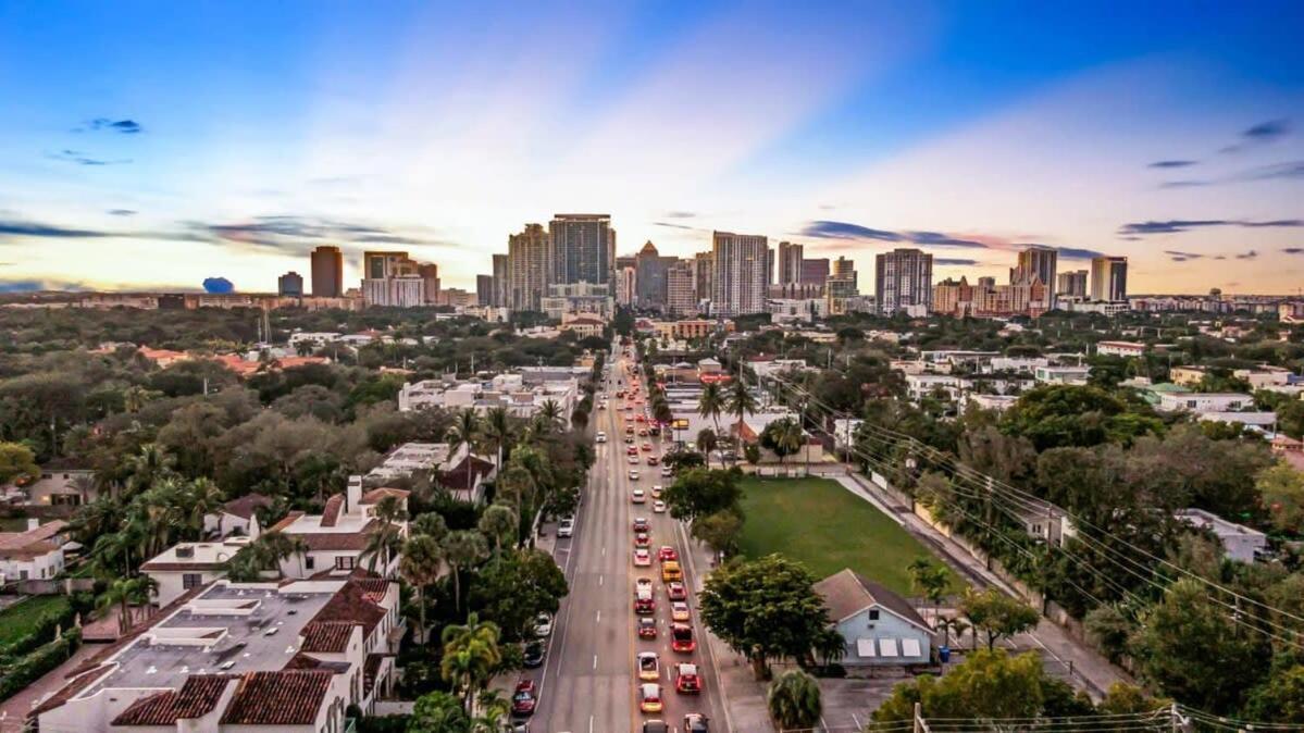 Walk To Las Olas Banyan Room Palm Paradise Inn Fort Lauderdale Esterno foto