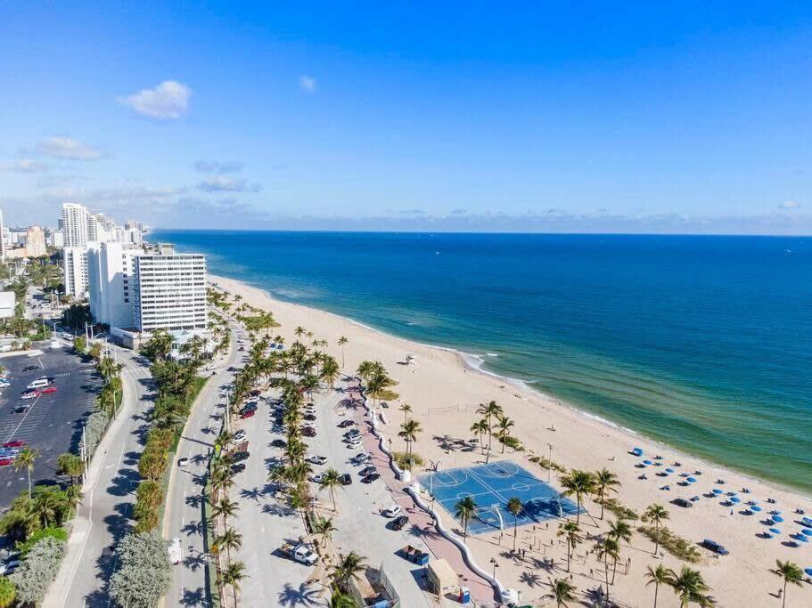 Walk To Las Olas Banyan Room Palm Paradise Inn Fort Lauderdale Esterno foto